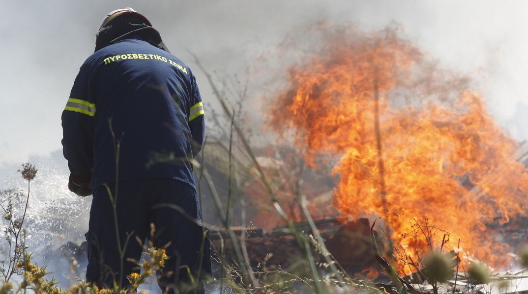 Φωτιά σε Κερατέα και Άνδρο: Χωρίς ενεργό μέτωπο το πρωί της Κυριακής - Υψηλός κίνδυνος πυρκαγιάς σήμερα σε Αττική - Εύβοια.