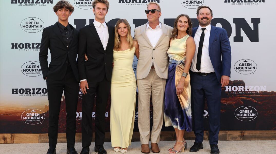 Κέβιν Κόστνερ: Στην πρεμιέρα της νέας του ταινίας με τα 5 παιδιά του