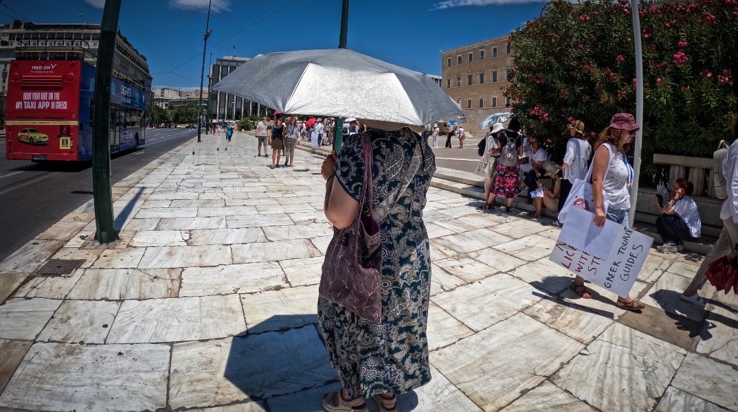 Δήμος Αθηναίων καύσωνας: Πού βρίσκονται οι κλιματιζόμενες αίθουσες 