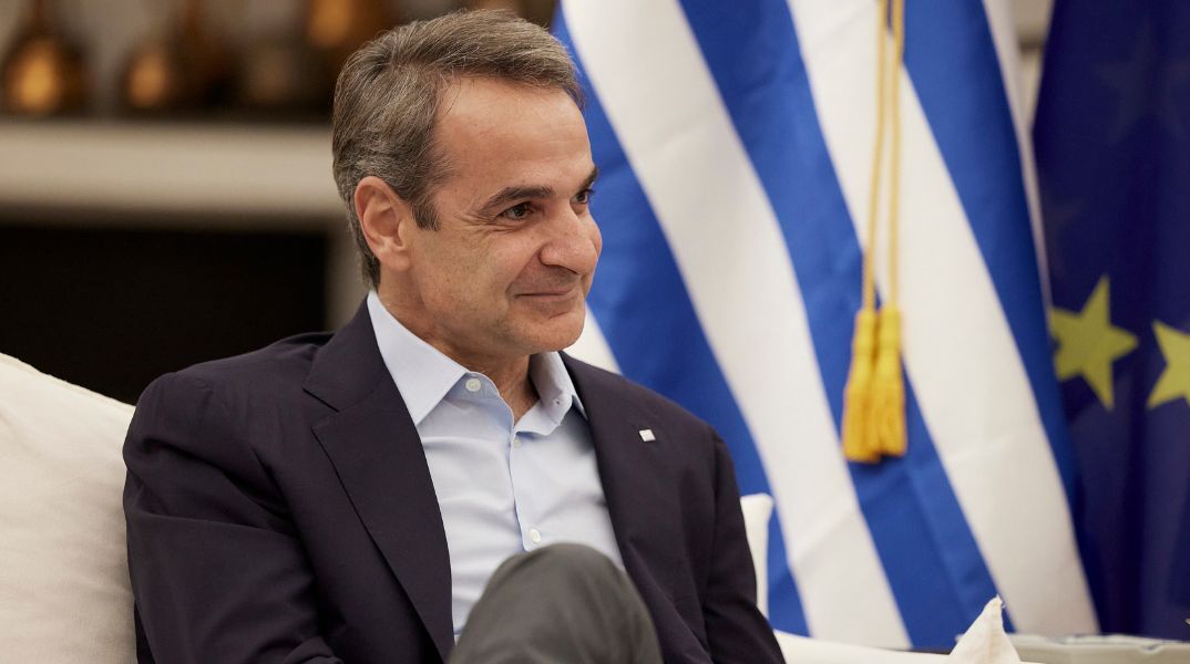 Κυριάκος Μητσοτάκης: Η εβδομαδιαία ανασκόπηση του κυβερνητικού έργου από τον πρωθυπουργό - Δεν καταργείται η πενθήμερη εργασία και το 40ωρο στην Ελλάδα.