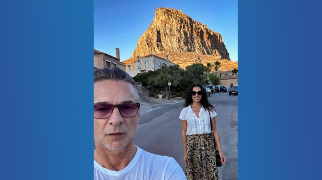Depeche Mode: Το story της συζύγου του Dave Gahan, Jennifer Eleni Sklias, στο Instagram, από την επίσκεψή τους στη Μονεμβασιά.