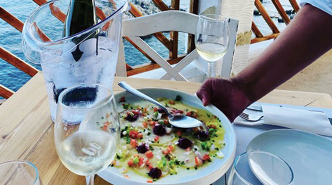 Χρυσόπετρο: Μεσογειακή κουζίνα με σύγχρονες πινελιές στη Σάμο