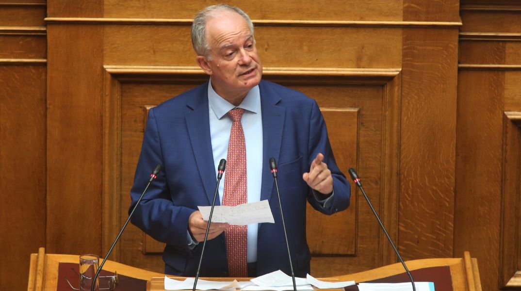 Βουλή - Ο Κωνσταντίνος Τασούλας για την επέτειο 50 ετών αποκατάστασης της Δημοκρατίας: «Τιμούμε τη Δημοκρατία προστατεύοντάς τη».