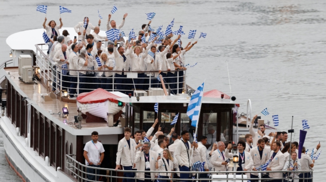 Ολυμπιακοί Αγώνες 2024: Οι Έλληνες αθλητές μέσα στο πλοιάριο 