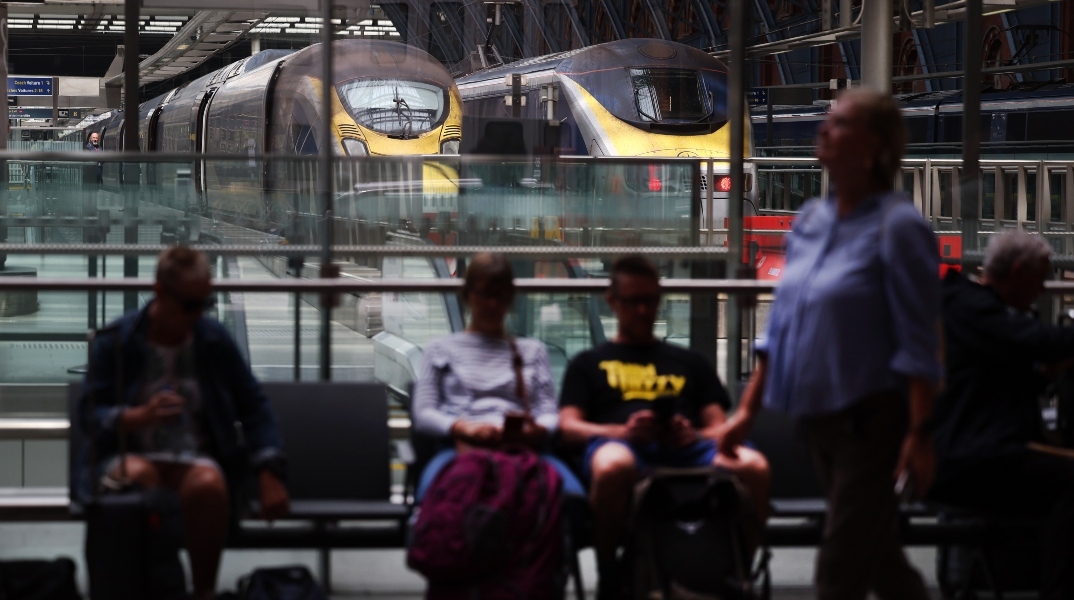 Γαλλία: Όλα τα τρένα κινούνται κανονικά μετά το συντονισμένο σαμποτάζ