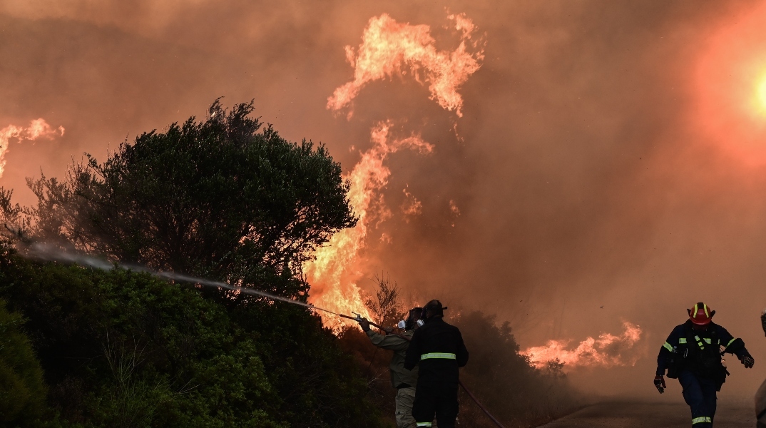 Φωτιά στην Εύβοια: Εκκενώνονται ακόμη 3 χωριά