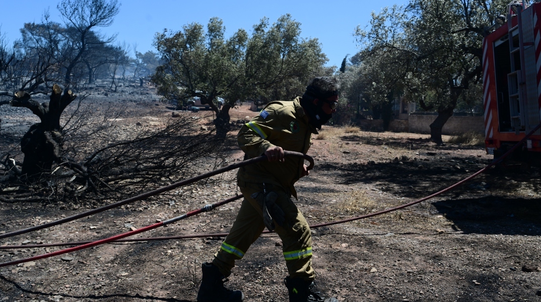 Φωτιά Κορωπί: Βελτιωμένη η εικόνα στην Αγία Μαρίνα