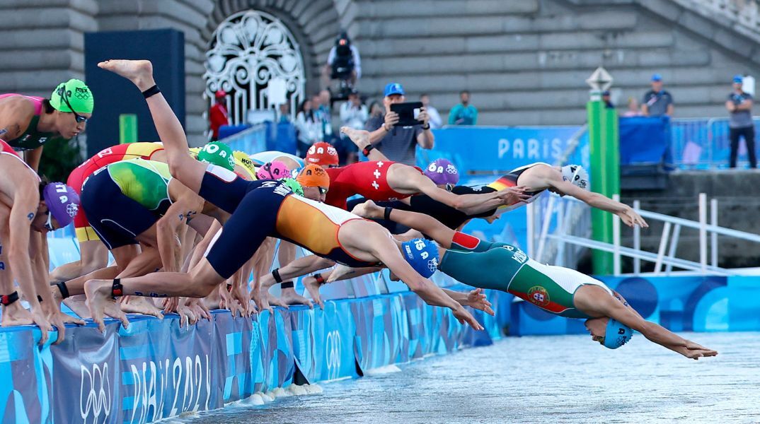 Ολυμπιακοί Αγώνες 2024: Το Βέλγιο δεν θα συμμετάσχει στο μεικτό τριάθλου - Λόγω ασθενείας της Κλερ Μισέλ μετά την κολύμβηση στον Σηκουάνα. 