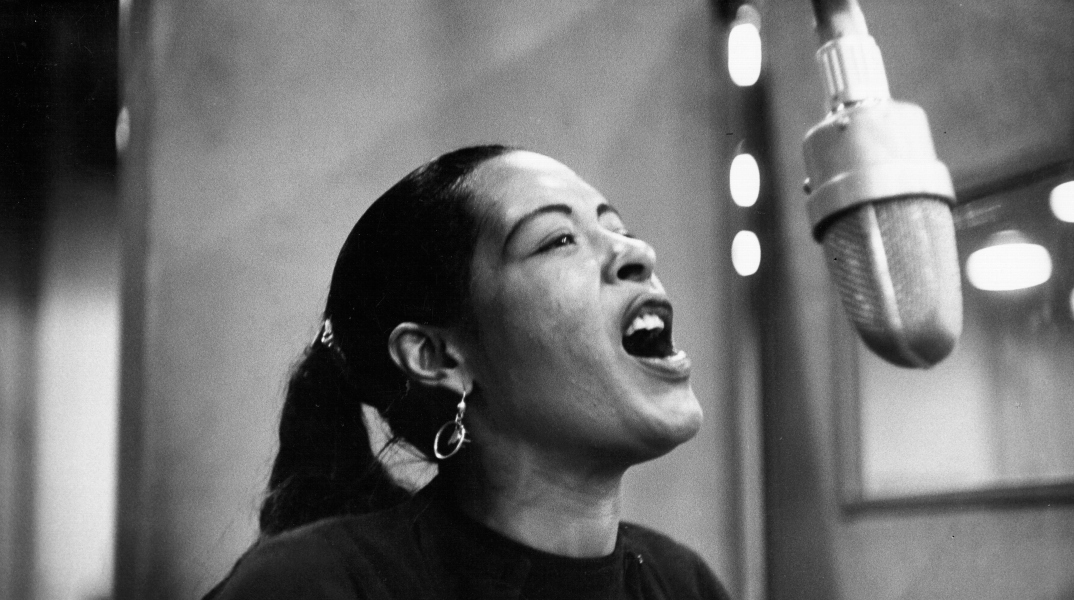 Billie Holiday: Ο αιματηρός Αύγουστος που ενέπνευσε το «Strange Fruit»