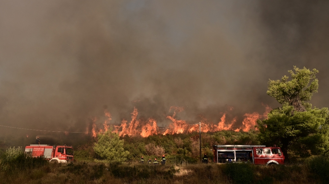 Φωτιά στην Αττική: 112 για εκκένωση της Νέας Πεντέλης προς Χαλάνδρι