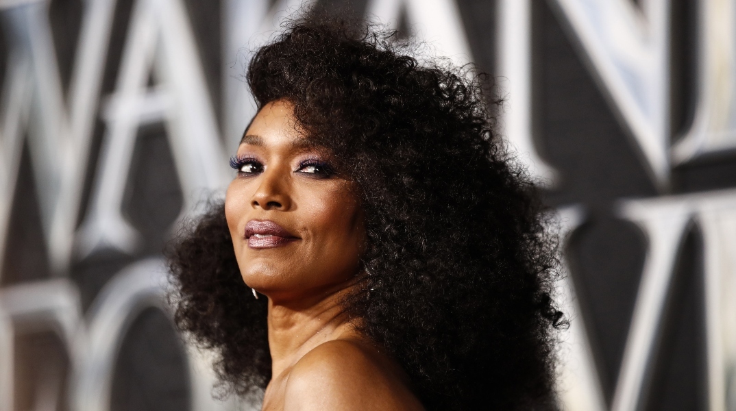 To Emmy Εξαίρετης Αφήγησης «πάει» στην Angela Bassett