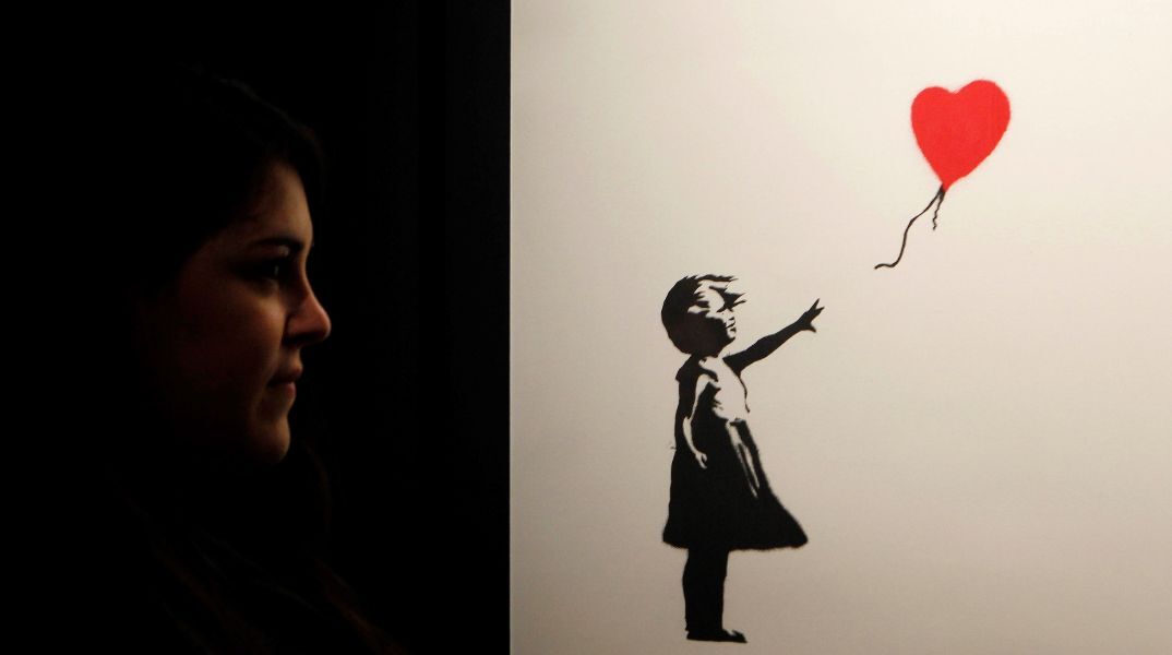 Banksy: Δύο άνδρες κατηγορούνται για την κλοπή έργου τέχνης του διάσημου street artist - Ανακτήθηκε το εμβληματικό «Κορίτσι με μπαλόνι».