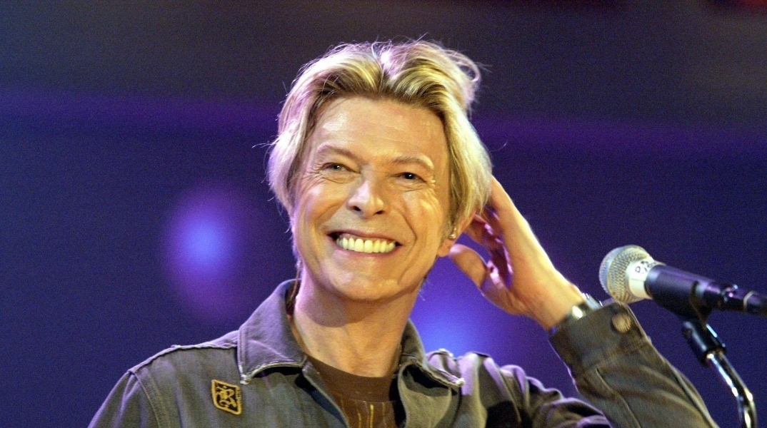 David Bowie: Το θρυλικό τραγούδι που χάρισε ώστε να σωθεί ένα συγκρότημα