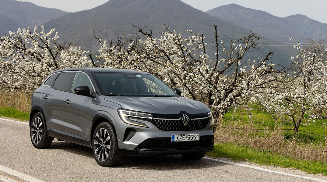 Το Renault Austral «φλερτάρει» με τις οικογένειες και τους λάτρεις της άνεσης και των χώρων