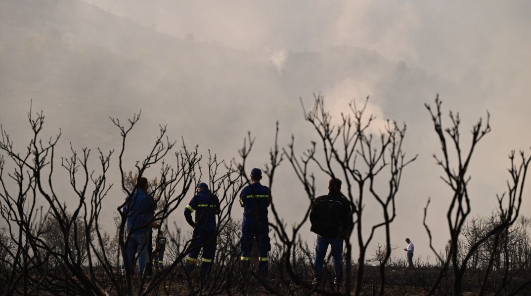 Δορυφόρος καταγράφει την έκταση της φωτιάς στο Ξυλόκαστρο