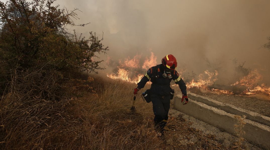 Φωτιά στο Ξυλόκαστρο: Την Πέμπτη οι κηδείες των δύο φίλων που προσπάθησαν να βοηθήσουν συμπολίτες τους - Ο ρόλος αντιδημάρχου στην πρόκληση της πυρκαγιάς. 