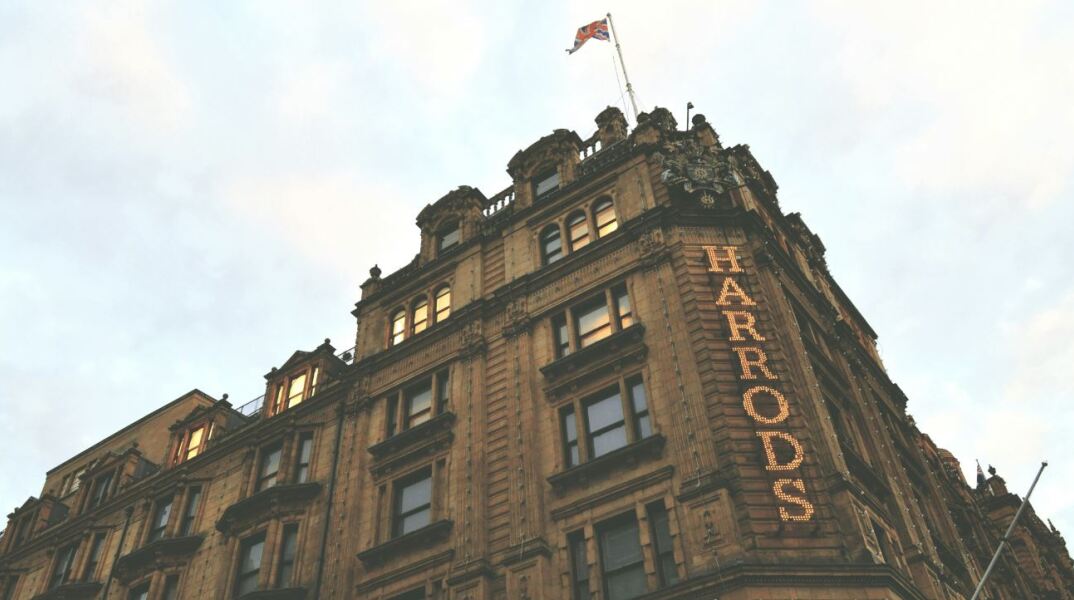 Harrods: Πληθαίνουν οι καταγγελίες για τον Μοχάμεντ Αλ Φαγέντ - Πολλές ακόμα γυναίκες προχώρησαν σε καταγγελίες για σεξουαλική παρενόχληση, σεξουαλική επίθεση και βιασμό