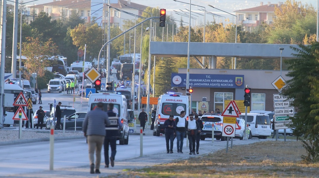 Οι τουρκικές αρχές στο σημείο της τρομοκρατικής επίθεσης στην Τουρκία