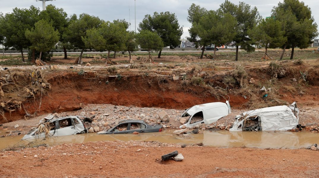 Νέος κόκκινος συναγερμός στην Ισπανία - Άρχισε να ψιχαλίζει στη Βαλένθια