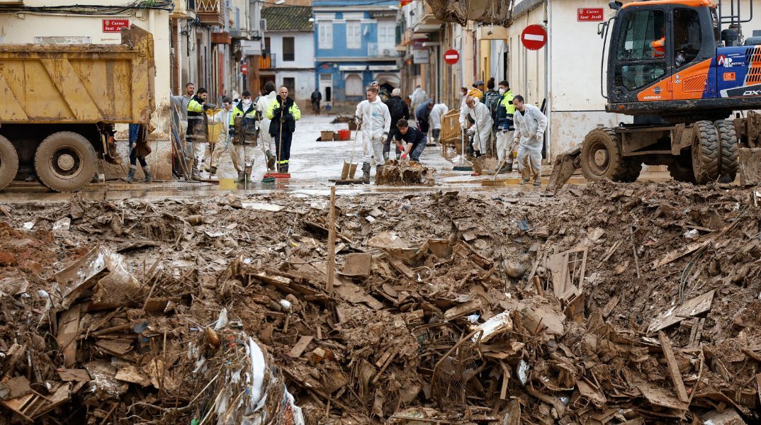 Ισπανία: Σφοδρές βρoχοπτώσεις - Κόκκινος συναγερμός σε νότιες και ανατολικές περιοχές - Σε επιφυλακή Μάλαγα, Γρανάδα και Ταρραγόνα. 