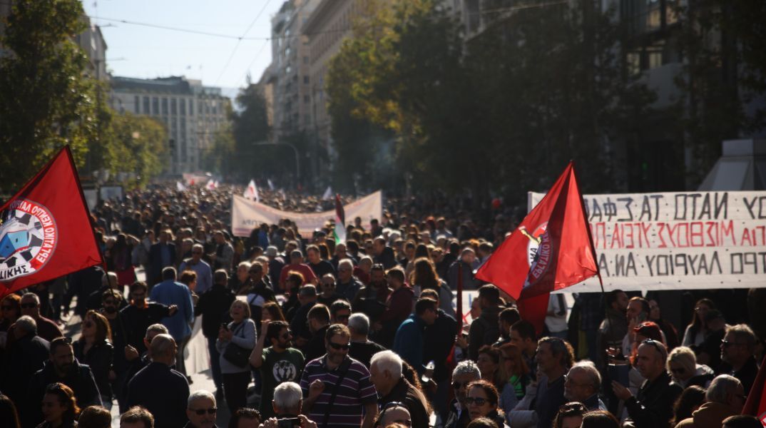 Απεργία: Ολοκληρώθηκαν οι πορείες - Πώς κινούνται τα μέσα, ανοιχτοί οι δρόμοι