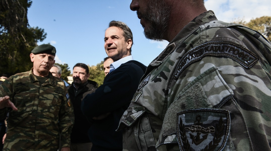 mitsotakis-enoples-dynameis