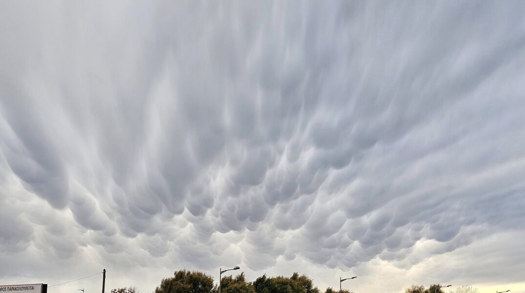 Σύννεφα mammatus σε Σαμοθράκη και Αλεξανδρούπολη: Τι γνωρίζουμε για το σπάνιο φαινόμενο