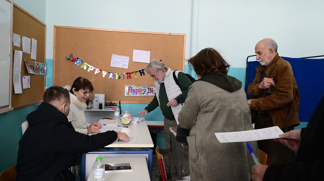 Στιγμιοτυπο από τις εκλογές για την ανάδειξη νέου προέδρου στον ΣΥΡΙΖΑ