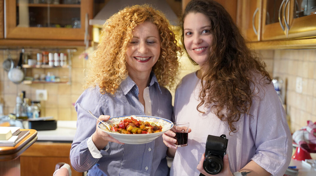 Η Βασιλική και η Εβίνα, που δημιούργησαν το Greek Mezes