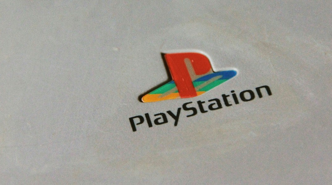 Το PlayStation έγινε 30 χρονών και η Sony του εύχεται με ένα μυθικό βίντεο - Μερικά από τα πιο εμβληματικά και αγαπημένα παιχνίδια πρωταγωνιστούν στο επετειακό clip