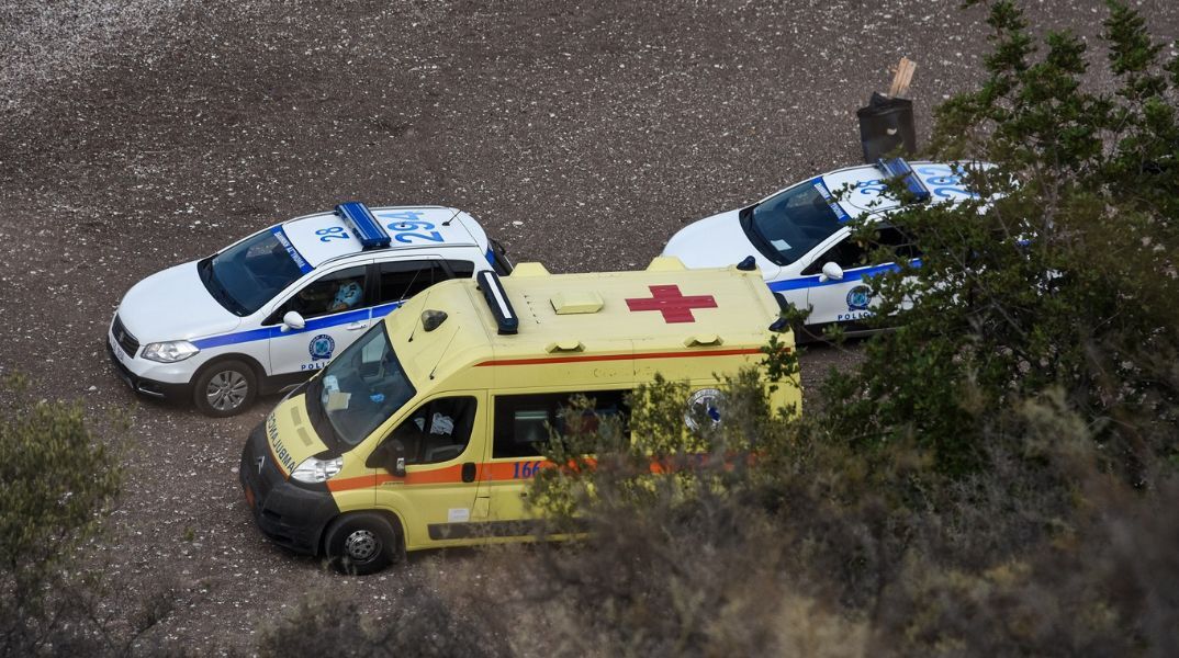 Αμφιλοχία: Εντοπίστηκε νεκρός ένας 27χρονος μέσα σε αυτοκίνητο που έπεσε στον Αμβρακικό κόλπο - Το όχημά του εξετράπη από την πορεία του. 