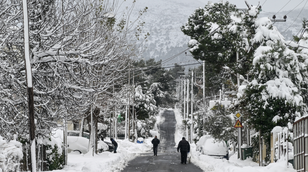 Καιρός: Χιόνια και κρύο από την Κυριακή 