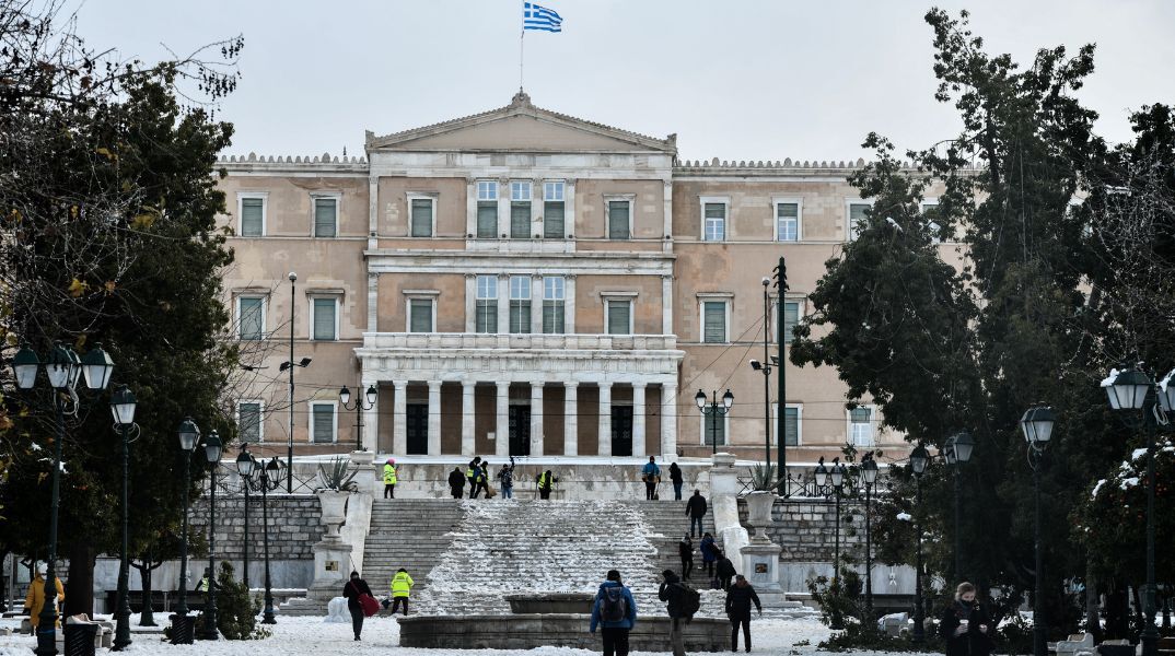 Έκτακτο δελτίο επιδείνωσης καιρού - Θα πλήξει τη χώρα έως και την Τρίτη με βροχές, καταιγίδες, θυελλώδεις ανέμους και χιόνια