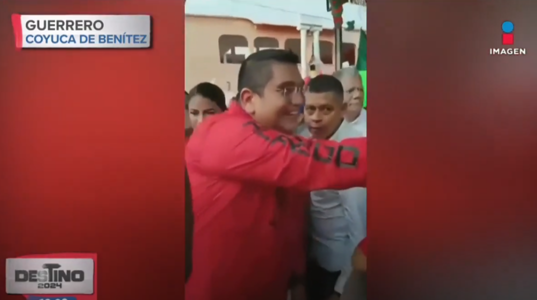 Ο υποψήφιος δήμαρχος δευτερόλεπτο πριν δολοφονηθεί ενώ χαιρετά υποστηρικτές του