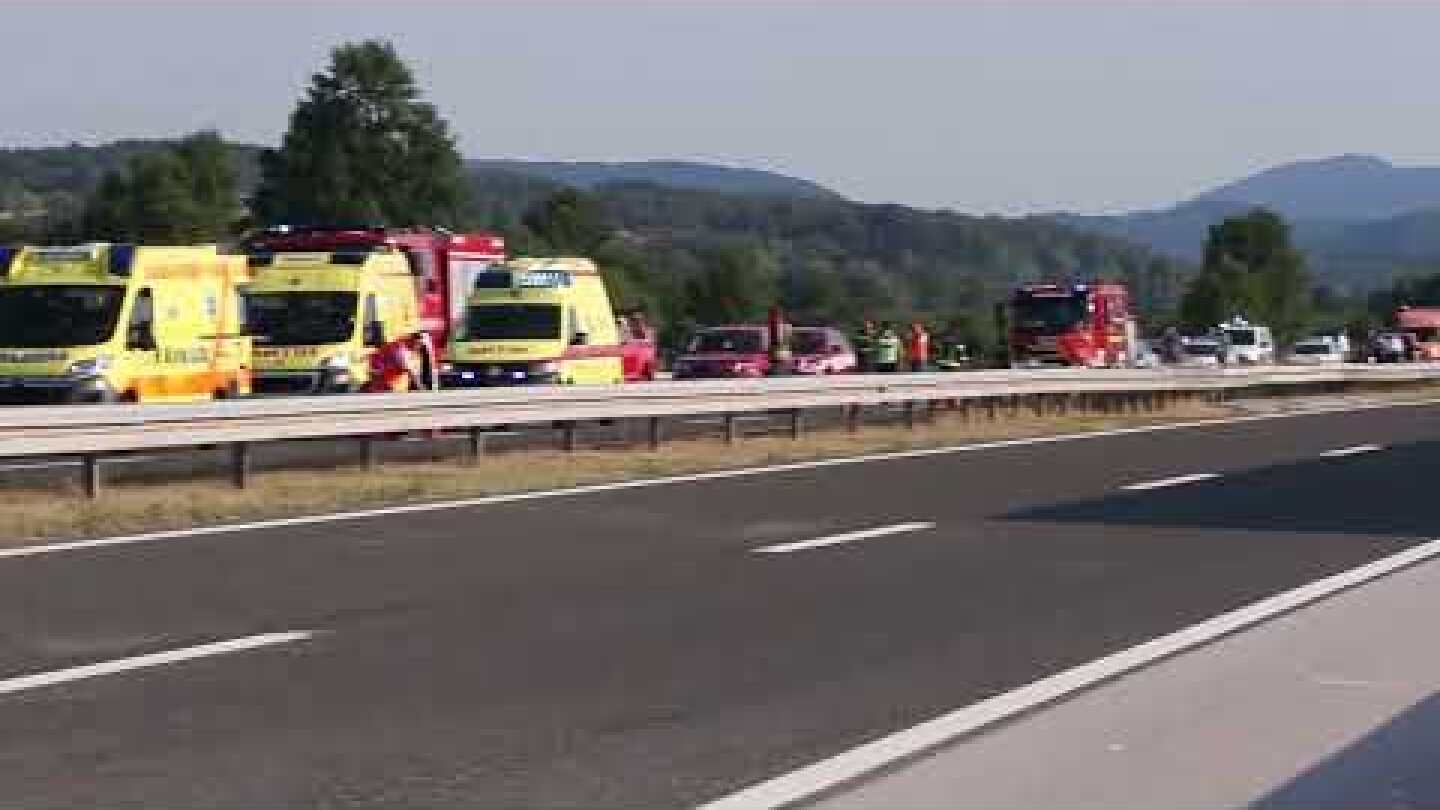 Teška nesreća na A4: Sletio autobus, 12 poginulih, veći broj teško ozlijeđenih osoba