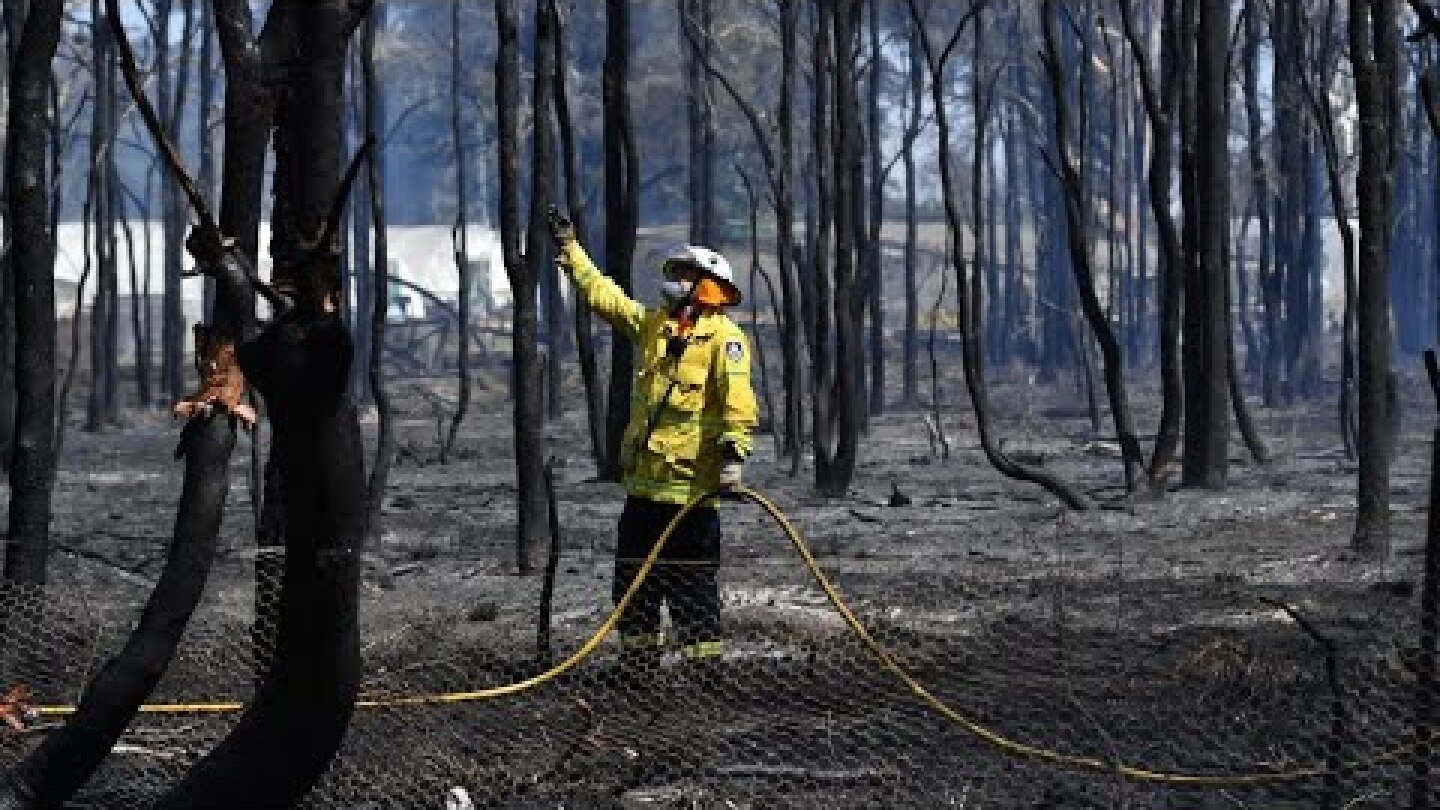 Out-of-control bushfire burning on New South Wales South Coast