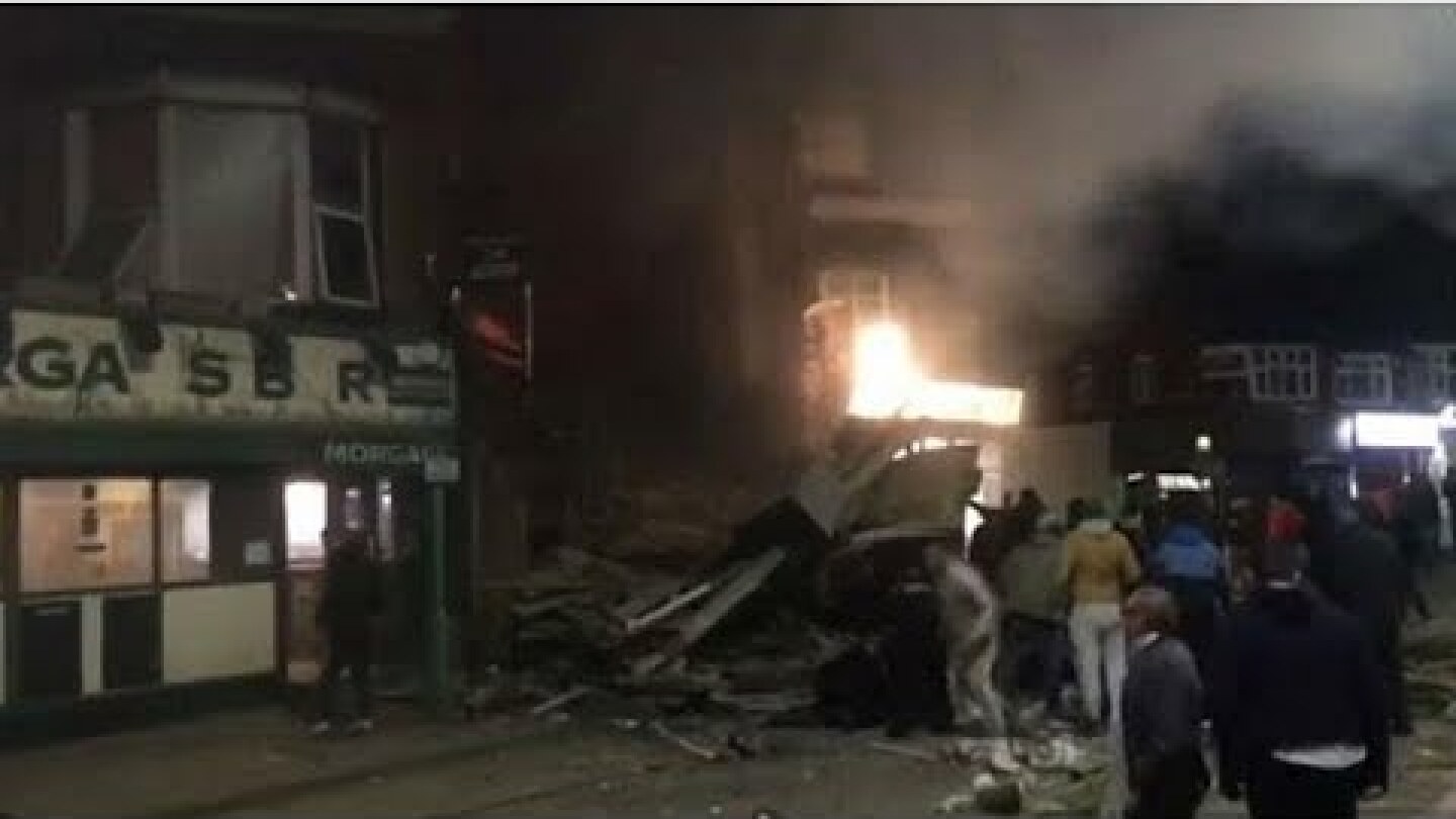 UK: police respond to large explosion in Leicester