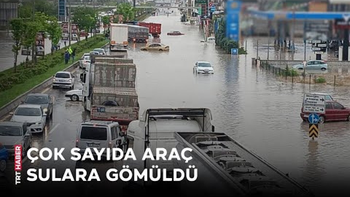 Ankara'da yolda kalan araçlar forkliftlerle kurtarıldı