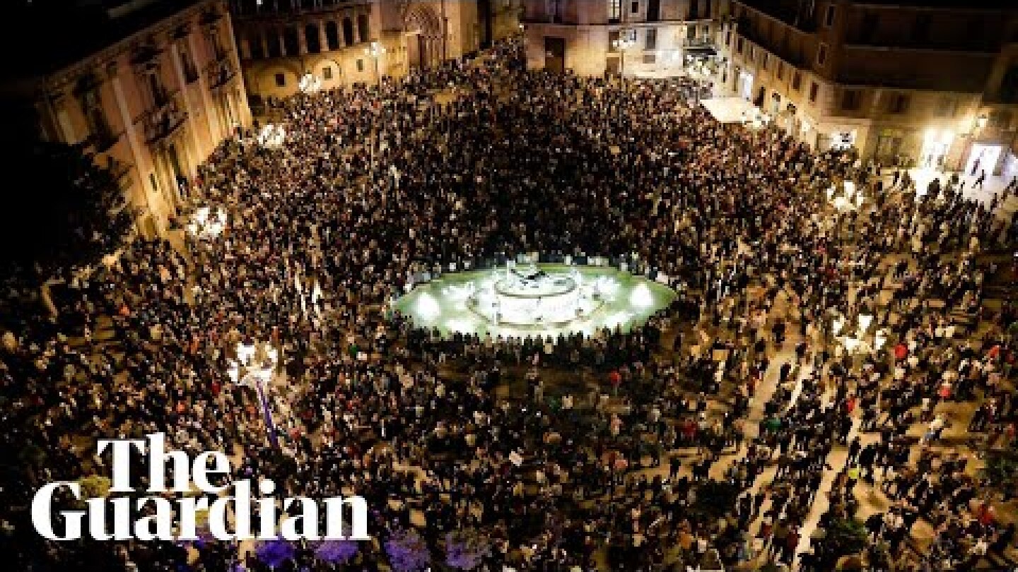 Thousands call for Valencia's leader to resign after deadly floods