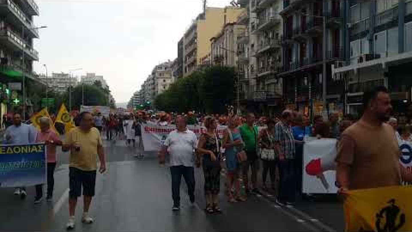 Στους δρόμους χιλιάδες διαδηλωτές ΓΣΕΕ και ΑΔΕΔΥ