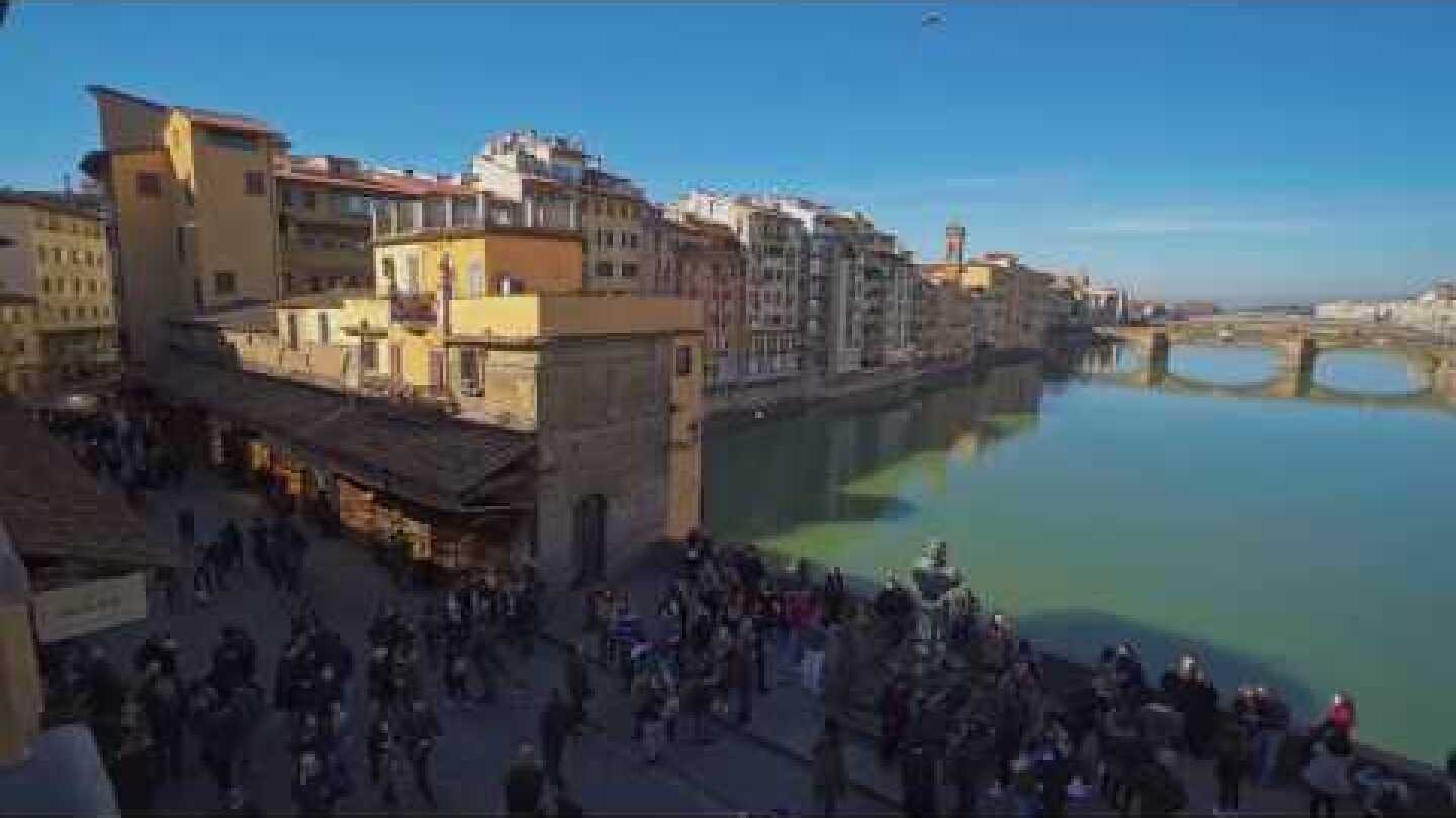 The Vasari Corridor: from the outside and inside