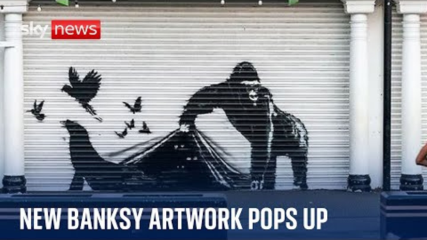 New Banksy artwork appears at London Zoo