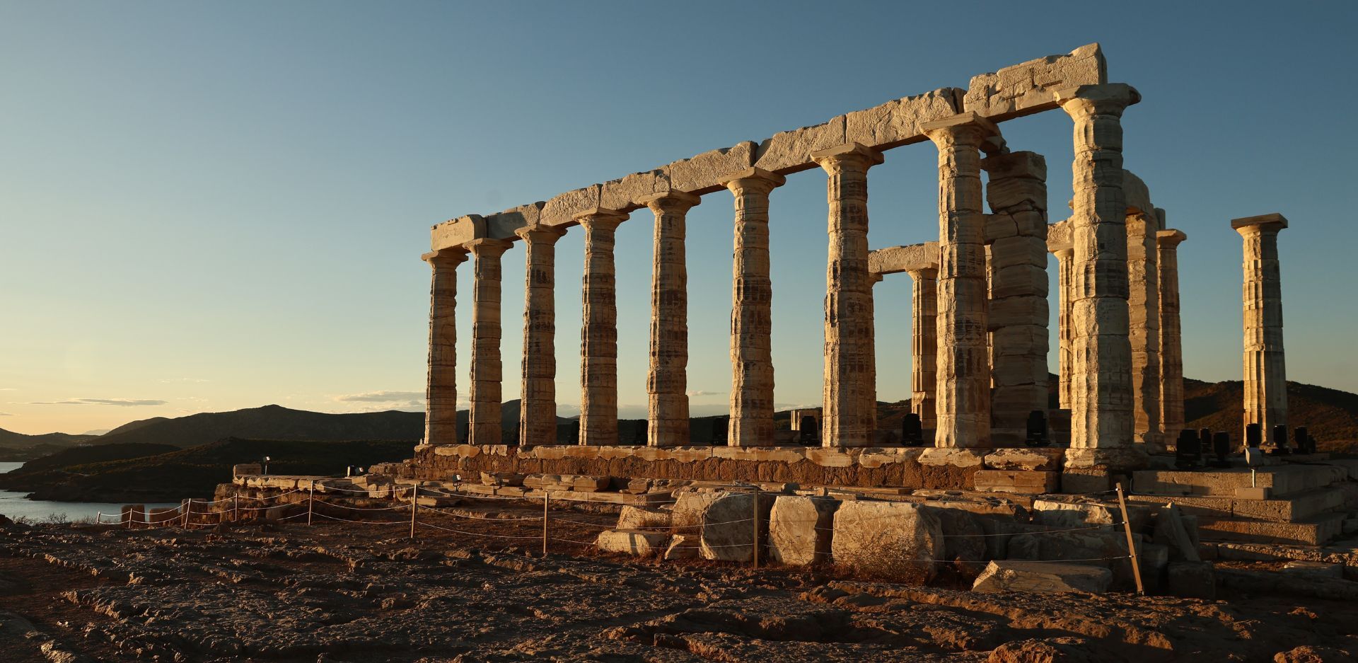 Το μεγαλείο του Ναού του Ποσειδώνα μπορεί να θαυμάζεται από κάθε σημείο θέασης