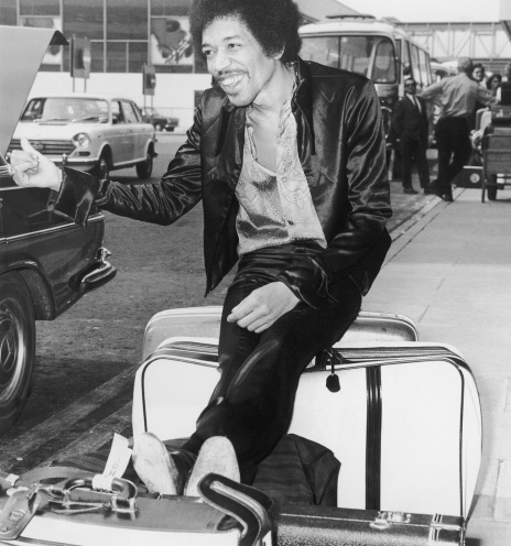 O Jimi Hendrix σε χαλαρές στιγμές στο αεροδρόμιο Χίθροου
