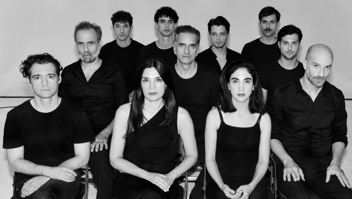 Οι ηθοποιοί της «Ιφιγένειας εν Αυλίδι» που ανεβαίνει στην Επίδαυρο σε σκηνοθεσία Τιμοφέι Κουλιάμπιν 
