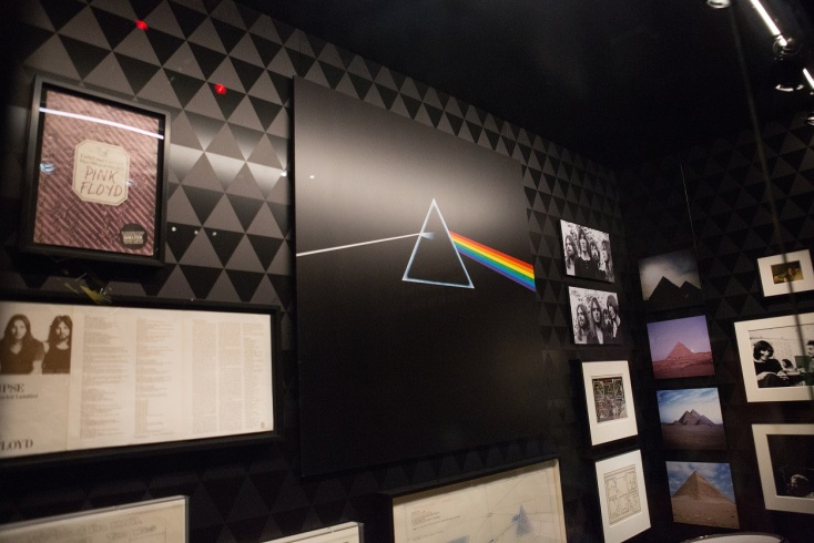 The Dark Side Of The Moon: Η ιστορία δημιουργίας και οι άγνωστες πτυχές του άλμπουμ των Pink Floyd που συμπληρώνει φέτος 50 χρόνια.