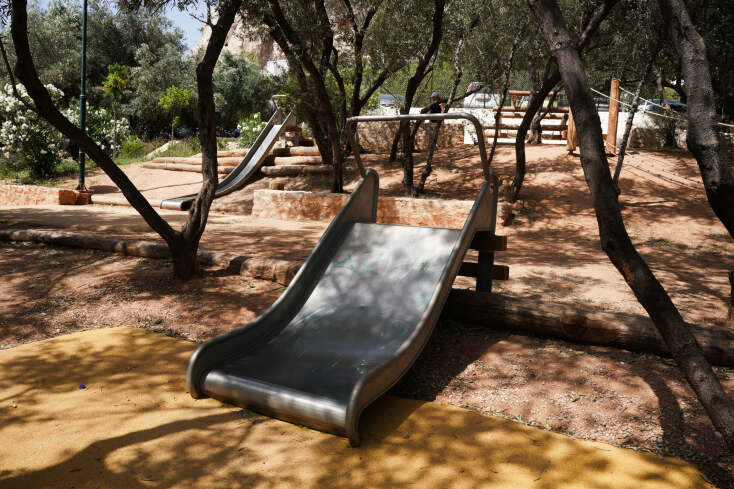 Δήμος Αθηναίων: Αποδόθηκε στο κοινό μια υψηλών προδιαγραφών παιδική χαρά - Χάρης Δούκας: «Δημιουργούμε σύγχρονους, ασφαλείς και ελεύθερους χώρους για τα παιδιά»